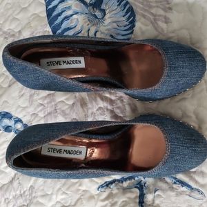 NWOT Steve Madden Denim Studded Pumps Size 7.5